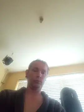 Snapshot of piercingpik chatting on April 19, 2026, 4:39 pm piercingpik online show from April 19, 2026, 4:39 pm