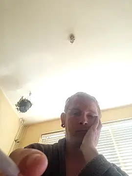 Snapshot of piercingpik chatting on May 22, 2026, 9:04 am piercingpik online show from May 22, 2026, 9:04 am