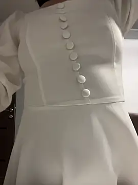 AikoYamada online show from November 28, 2025, 7:11 am