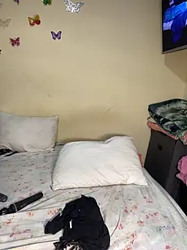 Vliacoooper2 online show from November 5, 2025, 10:48 am