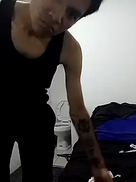 Snapshot of iRusx chatting on October 17, 2025, 8:44 pm iRusx online show from October 17, 2025, 8:44 pm