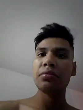 Snapshot of iRusx chatting on October 19, 2025, 5:46 pm iRusx online show from October 19, 2025, 5:46 pm