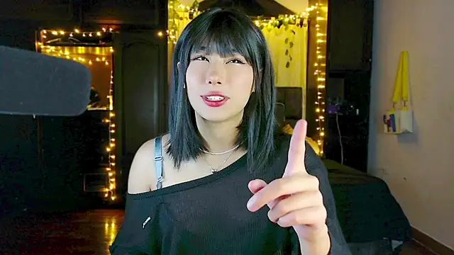 Snapshot of Shisuku_Sophi chatting on February 12, 2026, 5:35 am Shisuku Sophi online show from February 12, 2026, 5:35 am