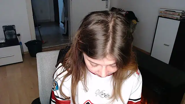 Aliens4twenty online show from September 27, 2025, 5:45 am