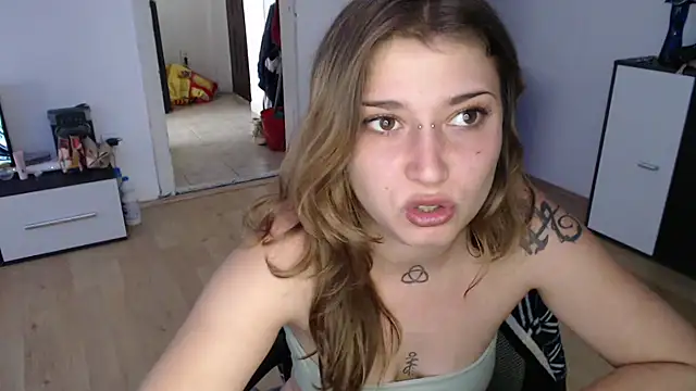 Aliens4twenty online show from October 25, 2025, 11:07 am