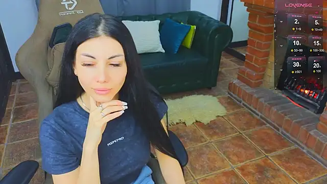 Emmi Swon online show from October 17, 2025, 6:43 pm