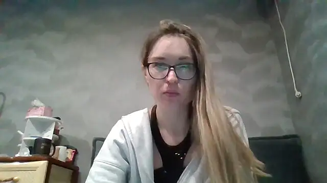 Snapshot of Jugira chatting on October 3, 2025, 11:13 pm Jugira online show from October 3, 2025, 11:13 pm