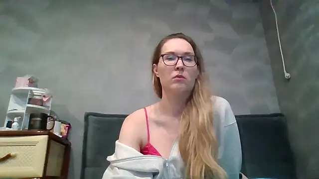 Snapshot of Jugira chatting on October 10, 2025, 11:15 pm Jugira online show from October 10, 2025, 11:15 pm