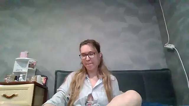 Snapshot of Jugira chatting on October 11, 2025, 9:24 pm Jugira online show from October 11, 2025, 9:24 pm