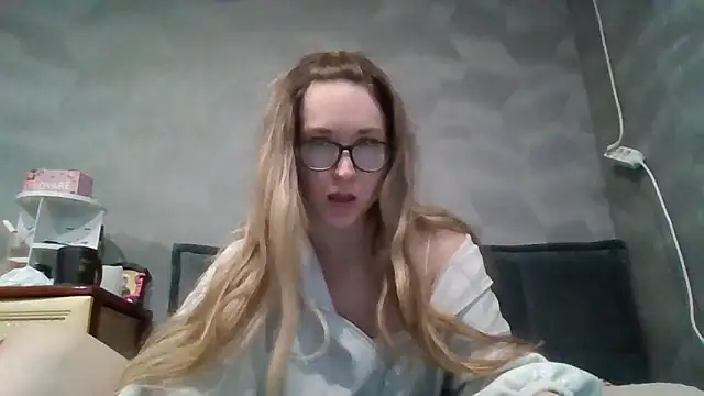 Snapshot of Jugira chatting on October 19, 2025, 9:48 pm Jugira online show from October 19, 2025, 9:48 pm