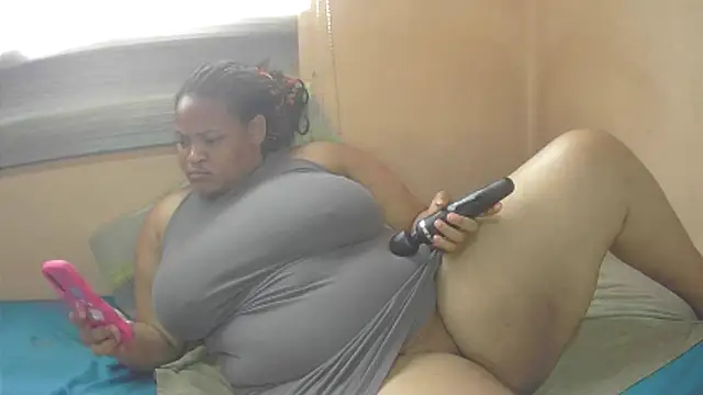 Snapshot of BigSexyEbony chatting on October 25, 2025, 10:34 am BigSexyEbony online show from October 25, 2025, 10:34 am