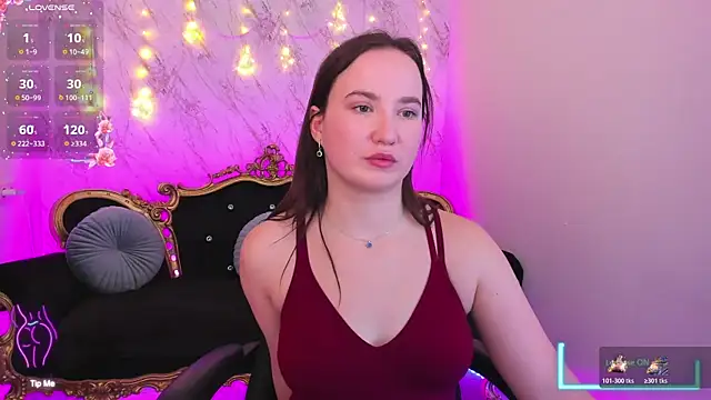 SofieBloom online show from January 8, 2026, 9:28 pm