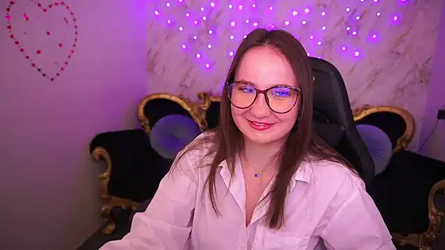 SofieBloom online show from March 3, 2026, 10:48 pm