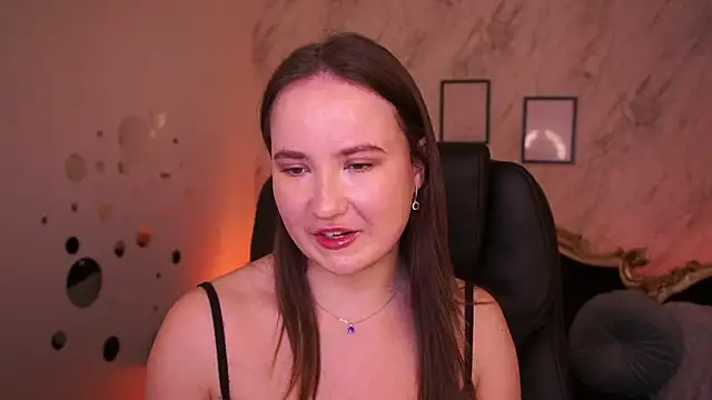 SofieBloom online show from April 9, 2026, 3:50 pm