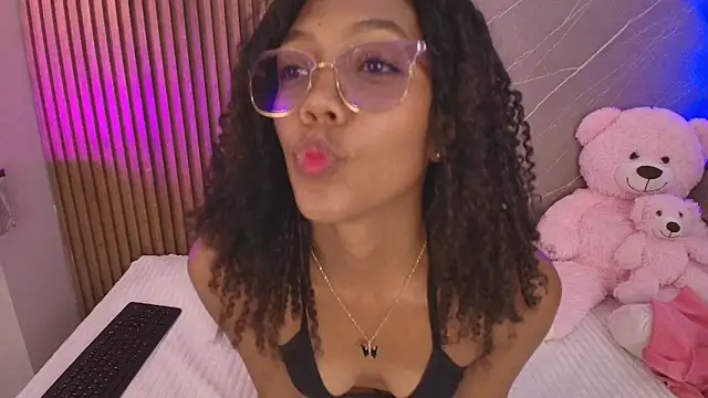 biancaa 18 online show from May 11, 2026, 7:33 pm