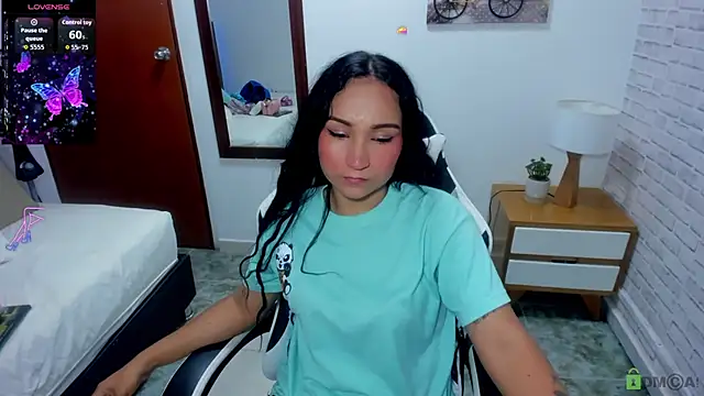 salome rojas  online show from April 9, 2026, 7:41 pm