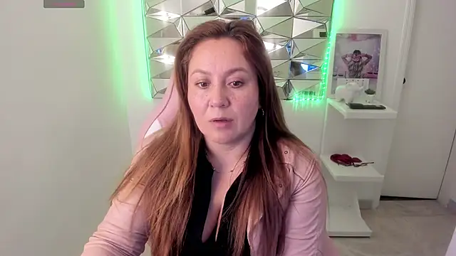 camixxx m online show from October 15, 2025, 1:00 pm