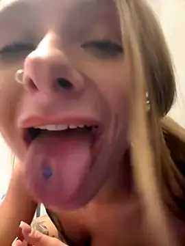 Cheryl555x online show from October 6, 2025, 2:31 am