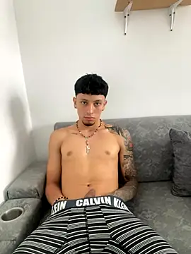 Stiven x0 online show from November 23, 2025, 3:45 pm