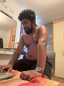 Snapshot of CrazyShashank chatting on October 26, 2025, 1:06 pm CrazyShashank online show from October 26, 2025, 1:06 pm