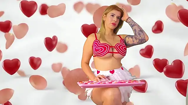 Snapshot of XXMILE chatting on February 14, 2026, 12:02 pm XXMILE online show from February 14, 2026, 12:02 pm