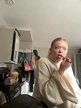 Snapshot of KaylaTrudi chatting on November 5, 2025, 10:59 am KaylaTrudi online show from November 5, 2025, 10:59 am