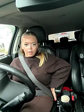 Snapshot of KaylaTrudi chatting on November 14, 2025, 10:58 am KaylaTrudi online show from November 14, 2025, 10:58 am