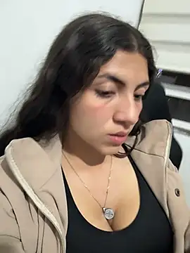 arieel  722 online show from December 5, 2025, 4:43 am