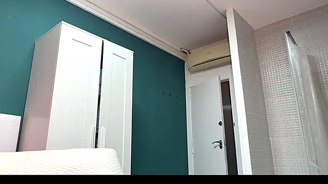 Valeriathonson online show from November 10, 2025, 10:53 pm