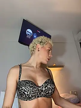 Valeriathonson online show from March 2, 2026, 12:02 am