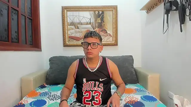 DavilANDkevin2 online show from October 19, 2025, 2:45 am