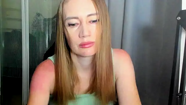 JessFoxxx online show from June 17, 2026, 2:58 am