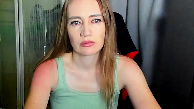 JessFoxxx online show from June 18, 2026, 2:56 am