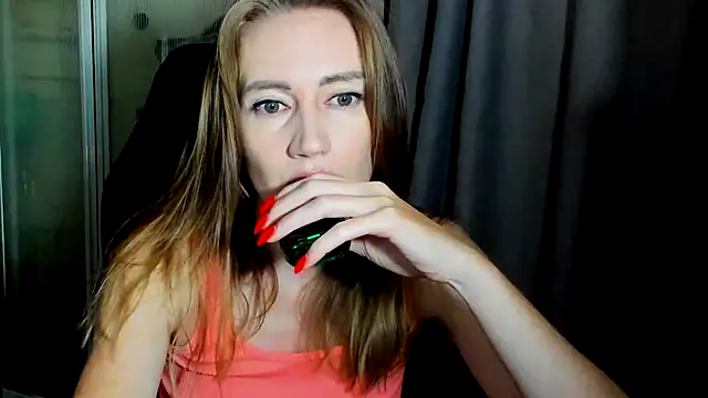 JessFoxxx online show from August 9, 2026, 3:23 am