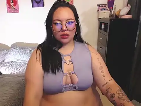 maily888  online show from October 1, 2025, 6:14 pm