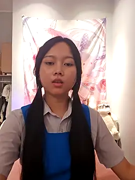 Snapshot of lirz06 chatting on September 16, 2025, 5:25 pm lirz06 online show from September 16, 2025, 5:25 pm