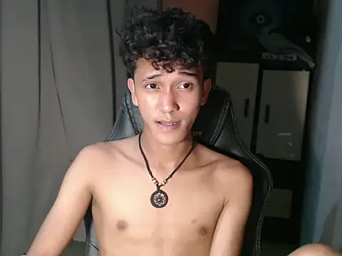 Snapshot of kenbigcockxx chatting on October 17, 2025, 11:57 am kenbigcockxx online show from October 17, 2025, 11:57 am