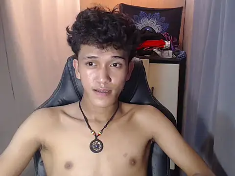 Snapshot of kenbigcockxx chatting on October 20, 2025, 8:26 am kenbigcockxx online show from October 20, 2025, 8:26 am