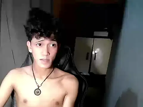 Snapshot of kenbigcockxx chatting on October 26, 2025, 7:58 am kenbigcockxx online show from October 26, 2025, 7:58 am