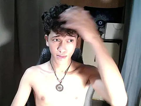 Snapshot of kenbigcockxx chatting on October 28, 2025, 3:58 pm kenbigcockxx online show from October 28, 2025, 3:58 pm