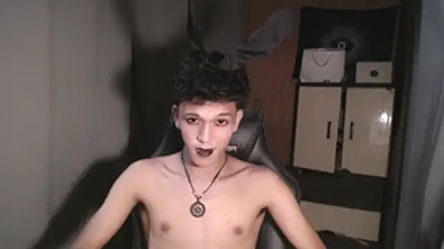 Snapshot of kenbigcockxx chatting on November 12, 2025, 4:18 pm kenbigcockxx online show from November 12, 2025, 4:18 pm