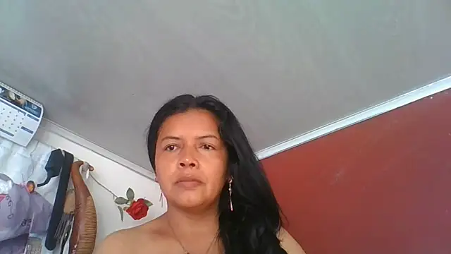DianaOchoa  online show from May 25, 2026, 12:44 pm