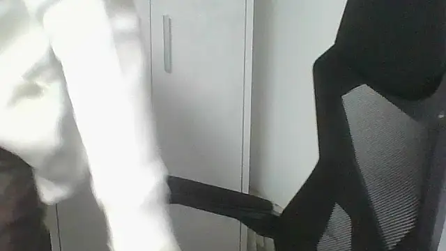 Snapshot of Sensor2000 chatting on December 16, 2025, 11:48 am Sensor2000 online show from December 16, 2025, 11:48 am