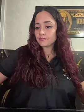 candy  fox  online show from November 7, 2025, 7:36 pm