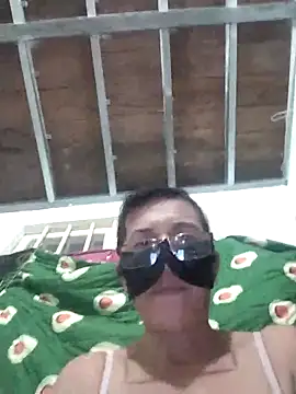 Tina 2pp online show from October 31, 2025, 10:44 pm