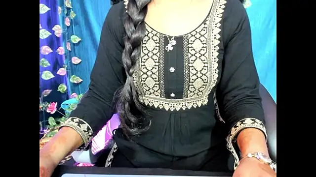 Snapshot of Forever_Love2025 chatting on October 9, 2025, 10:13 am Forever Love2025 online show from October 9, 2025, 10:13 am