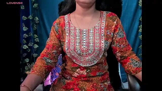 Snapshot of Forever_Love2025 chatting on November 1, 2025, 7:32 am Forever Love2025 online show from November 1, 2025, 7:32 am