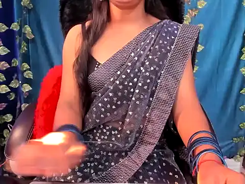 Snapshot of Forever_Love2025 chatting on November 9, 2025, 6:44 am Forever Love2025 online show from November 9, 2025, 6:44 am