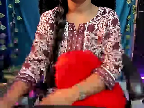 Snapshot of Forever_Love2025 chatting on November 11, 2025, 6:57 am Forever Love2025 online show from November 11, 2025, 6:57 am