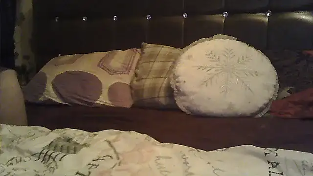 SmileCamille online show from November 28, 2025, 3:14 pm